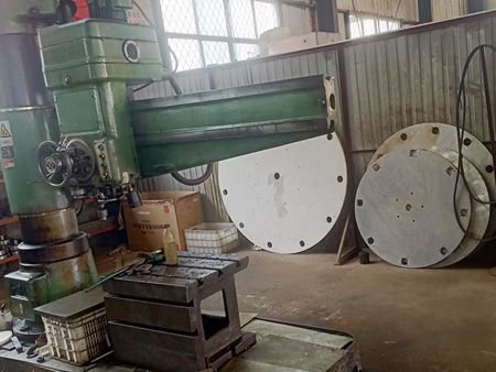 水簾吸粉修坯機(jī)車(chē)間展示